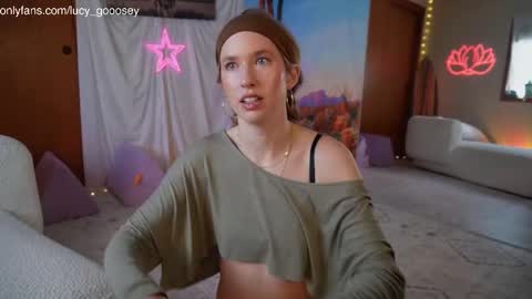 Snapshot of lucy_gooosey chatting on September 15, 8:16 pm Lucy. online show from September 15, 8:16 pm