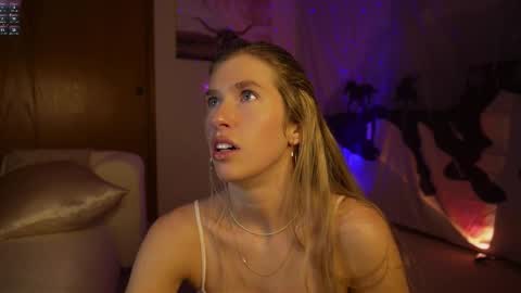 Snapshot of lucy_gooosey chatting on February 26, 3:46 am Lucy. online show from February 26, 3:46 am