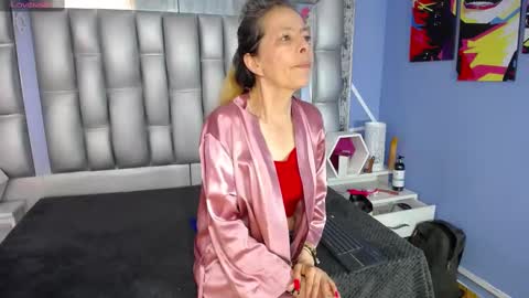 Snapshot of lucy_ny chatting on September 15, 2:03 pm SleepyAbuela online show from September 15, 2:03 pm