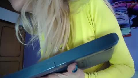  SleepyAbuela online show from March 17, 1:04 pm