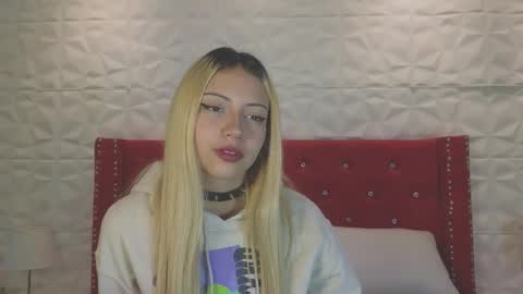 Snapshot of lucy_pink__ chatting on October 16, 4:53 pm PINK online show from October 16, 4:53 pm