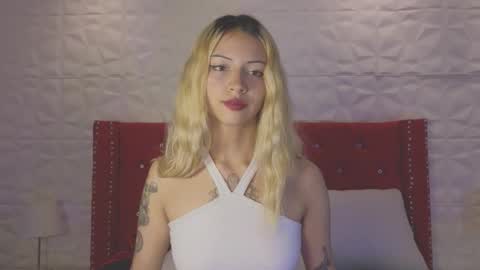 Snapshot of lucy_pink__ chatting on October 11, 7:49 pm PINK online show from October 11, 7:49 pm