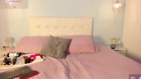 Lucy online show from February 18, 3:38 am