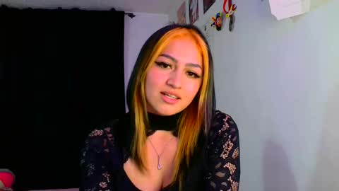 Snapshot of lucycherry__ chatting on December 13, 1:26 am LUCIA  online show from December 13, 1:26 am