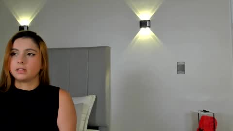 lucyferrer_ online show from January 21, 7:06 pm