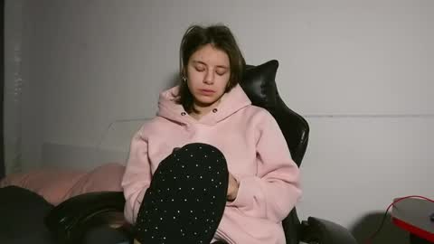 Lucy online show from February 11, 5:37 am