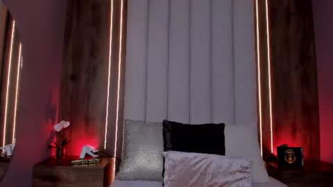 Lucy online show from June 12, 3:03 am