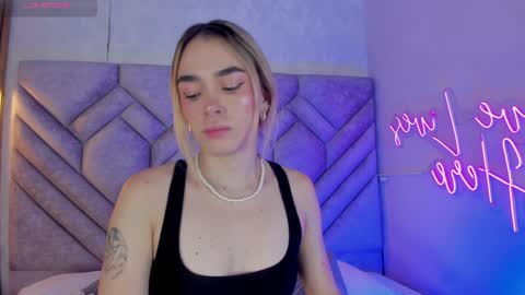 Snapshot of lucyvega4 chatting on December 3, 11:54 am Lucy online show from December 3, 11:54 am