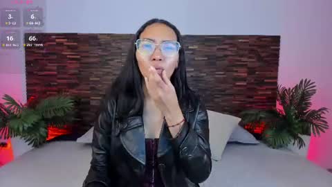 Lucy Liiu online show from June 29, 2:06 pm