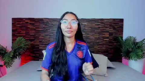 Lucy Liiu online show from June 17, 8:21 pm