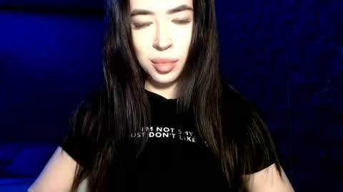 luisa lovedom online show from June 13, 7:11 pm