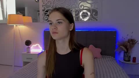 LuisaClover online show from July 28, 12:48 pm