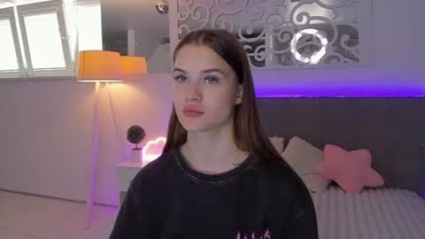 LuisaClover online show from July 5, 12:22 pm
