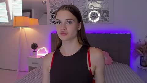 LuisaClover online show from July 6, 3:03 pm