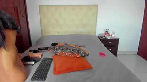Snapshot of luissa_s1 chatting on October 17, 6:11 pm Luissa online show from October 17, 6:11 pm