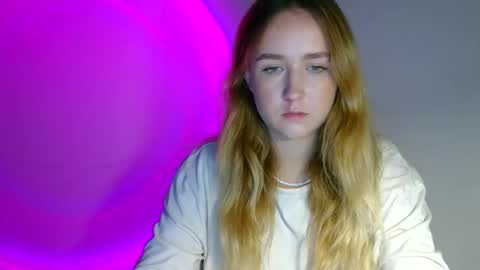 Snapshot of lulu_baby1 chatting on September 15, 5:31 pm Lulu Baby18 online show from September 15, 5:31 pm