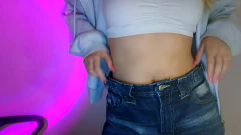 Snapshot of lulu_baby1 chatting on September 25, 8:17 pm Lulu Baby18 online show from September 25, 8:17 pm
