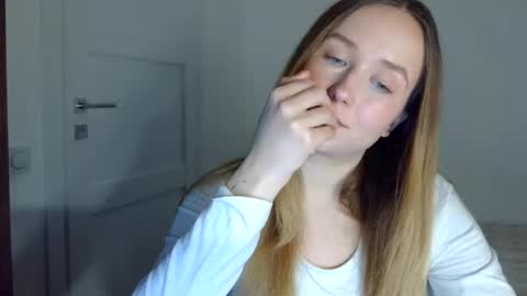 Lulu Baby18 online show from February 10, 8:45 pm