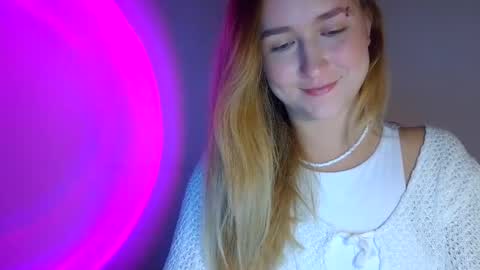 Snapshot of lulu_baby1 chatting on September 18, 9:24 pm Lulu Baby18 online show from September 18, 9:24 pm