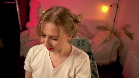 lulu_lovett online show from January 30, 1:31 pm