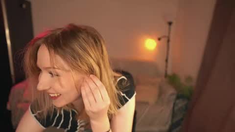 lulu_lovett online show from January 28, 10:02 am