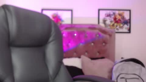 lulu online show from December 19, 8:23 pm