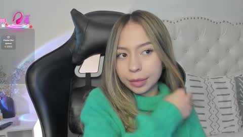 luluuberry online show from March 14, 6:31 pm