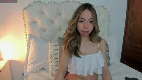 luluuberry online show from March 22, 6:36 pm