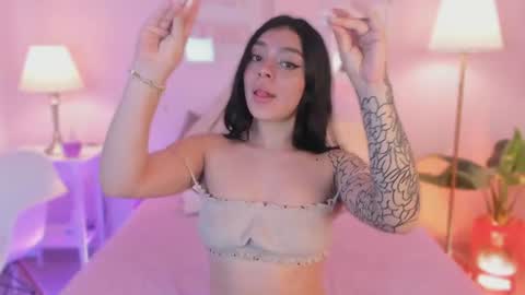 lummii_ online show from June 15, 8:42 pm