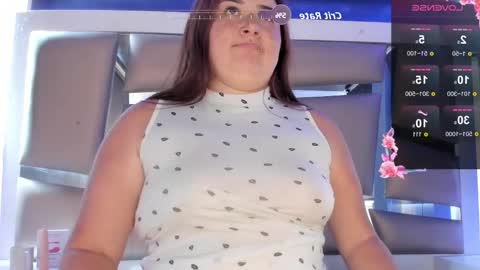 Snapshot of luna__scarlett chatting on September 30, 6:35 pm luna online show from September 30, 6:35 pm