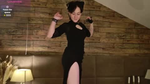 luna_backer online show from March 17, 9:41 pm