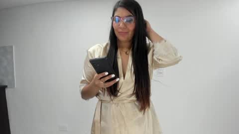 luna  online show from August 2, 12:52 pm