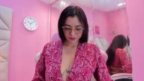 luna_hix online show from July 10, 12:27 pm