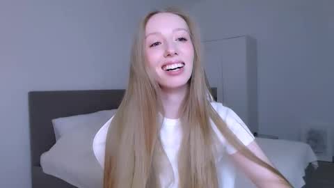 Luna online show from February 24, 10:19 pm