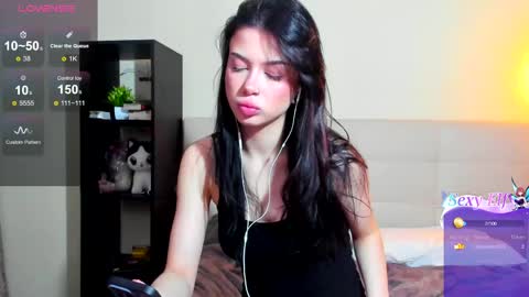 Hi everyone my name is Tina   online show from May 5, 11:41 pm