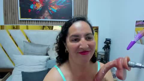 luna_naughty1 online show from June 26, 7:48 pm