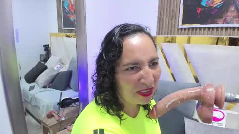 luna_naughty1 online show from July 22, 7:15 pm