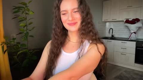 Snapshot of luna_raee chatting on September 27, 9:49 am luna_raee online show from September 27, 9:49 am