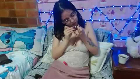 luna_vixxen online show from March 13, 5:53 am