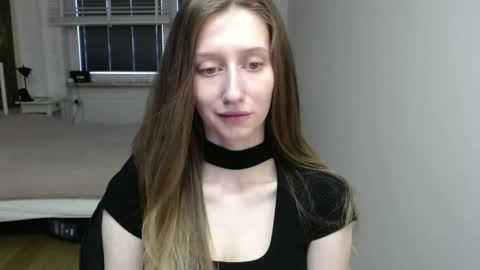 L U N A  online show from May 6, 5:33 am
