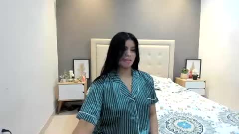 lunaa08 online show from June 26, 4:47 am