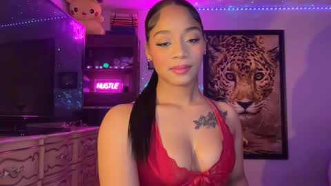 lunaa_11 online show from June 4, 6:40 am