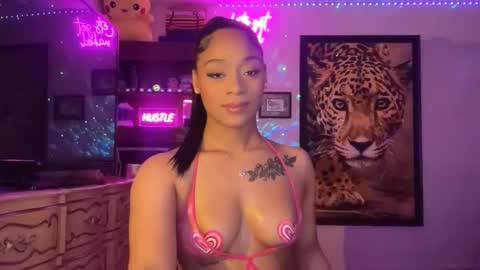 lunaa_11 online show from June 10, 6:23 am