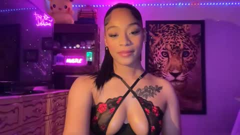 lunaa_11 online show from May 9, 5:53 am