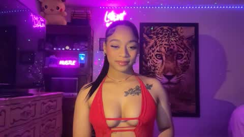 lunaa_11 online show from May 20, 5:37 am