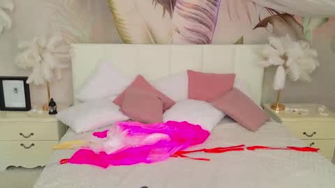 Luna online show from May 1, 9:29 pm