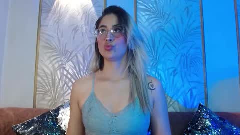 Snapshot of lunaagrey_ chatting on October 12, 3:42 am Luna online show from October 12, 3:42 am