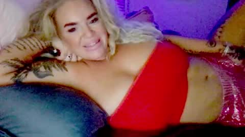 Luna Daddys Girl online show from November 25, 9:22 am