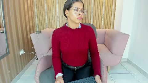 lunamillers_ online show from May 3, 4:05 am