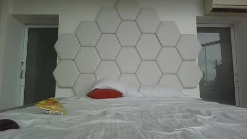 LunaPearl  online show from November 17, 8:04 am